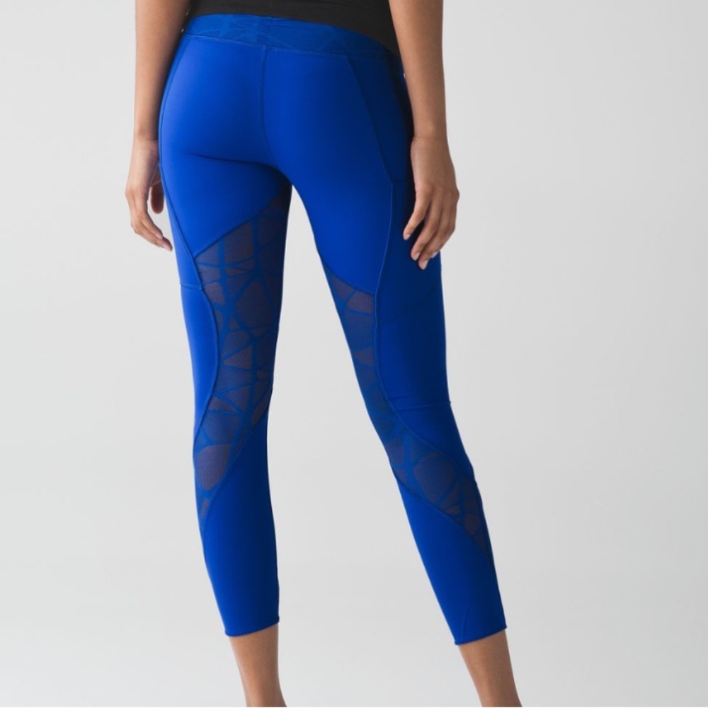 Lululemon Goal Crusher 7/8 Tight
Harbor Blue Size 6